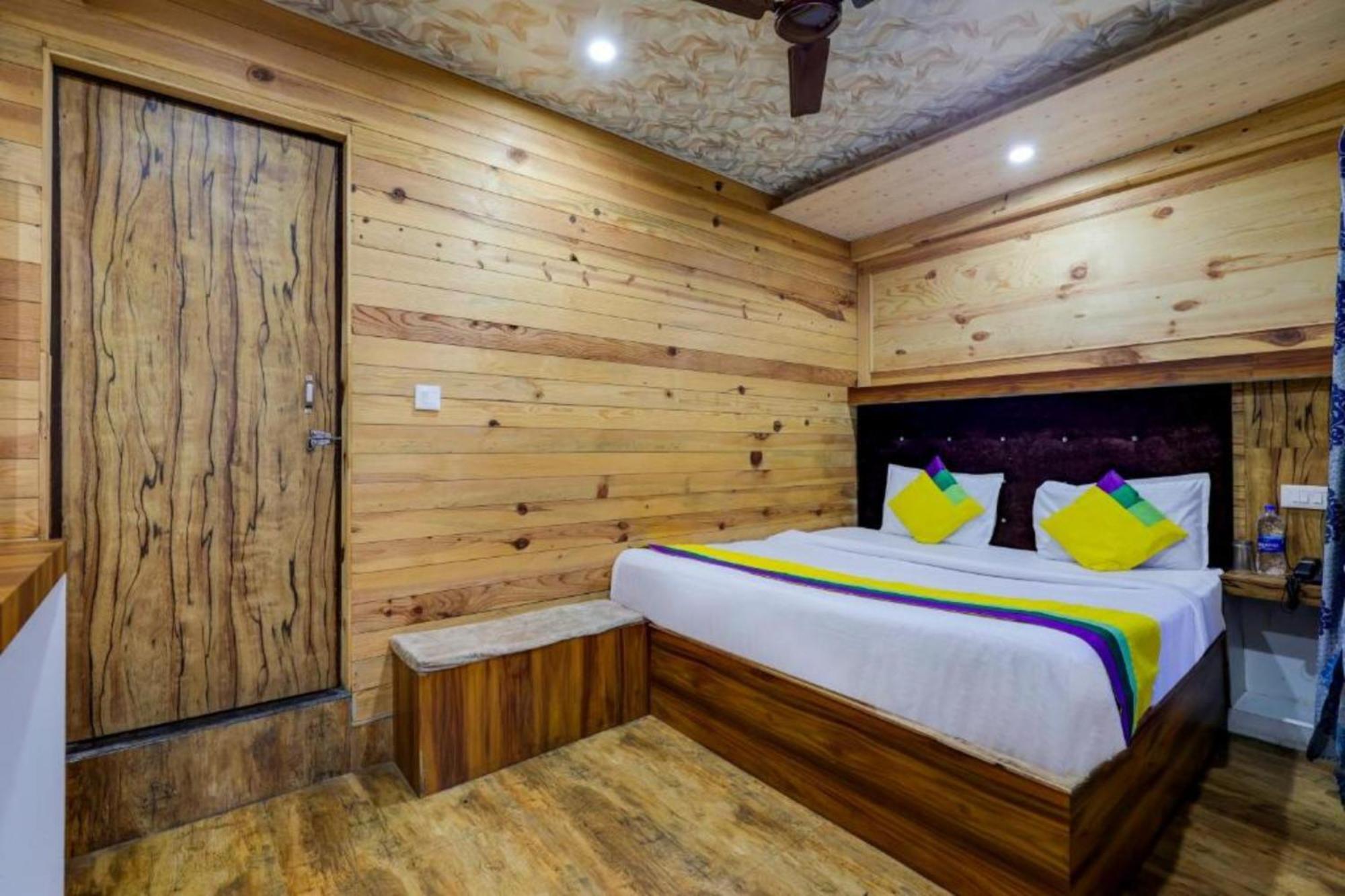 Hotel Vinayak Nainital Near Mall Road Lake View Room Exterior photo